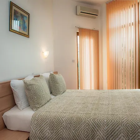 فيلة Montemar Villas *