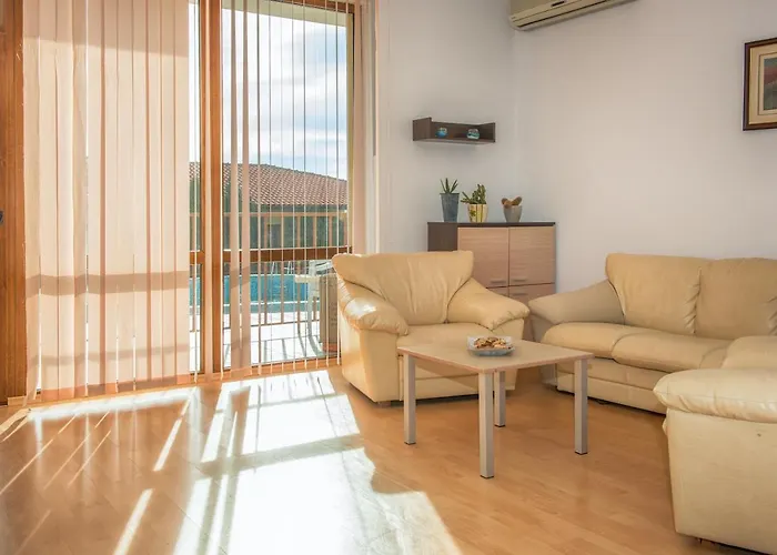 Montemar Луксозна вила *