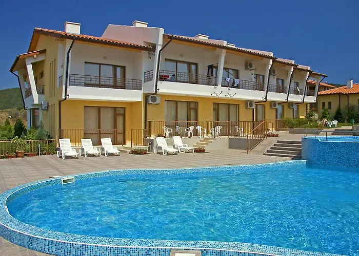 Луксозна вила Montemar *