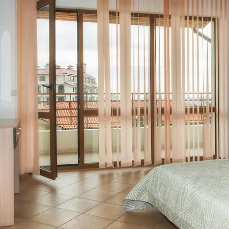 Montemar Villa *